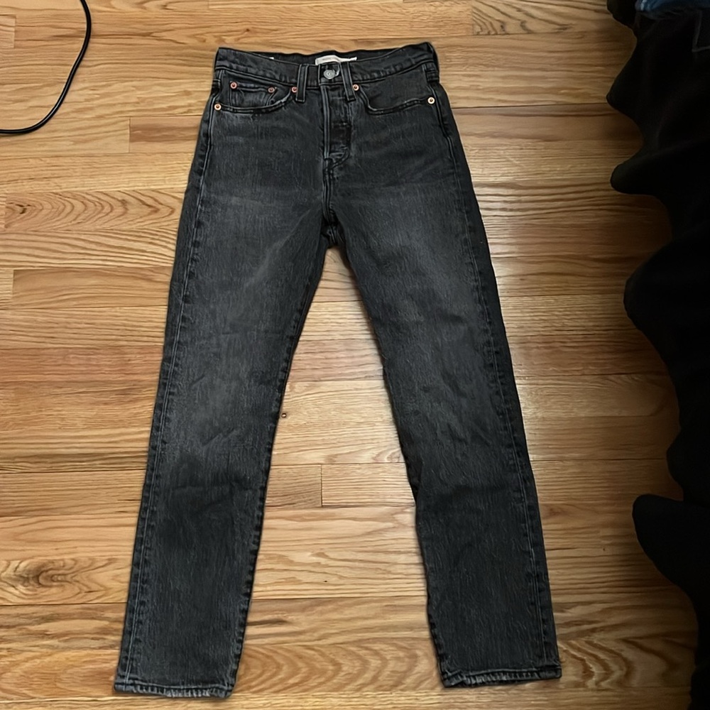Levi’s Premium Wedgie Straight Jeans in Faded Black